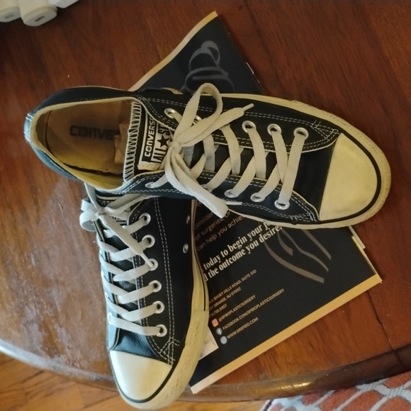 Leather All Star Converse 9.5 - Picture 3 of 4